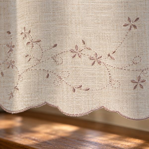 Embroidered scalloped cafe curtain - hem-detail