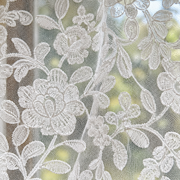 White floral lace valance - floral-mesh-detail