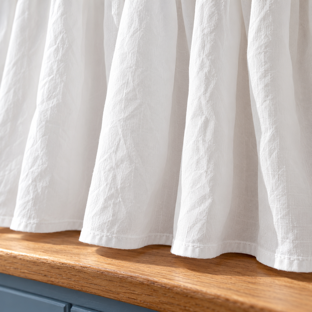 Ruffled Farmhouse Cafe Curtain - hem detail
