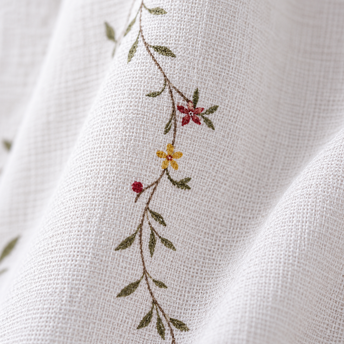 Floral Country Cafe Curtain - fabric detail