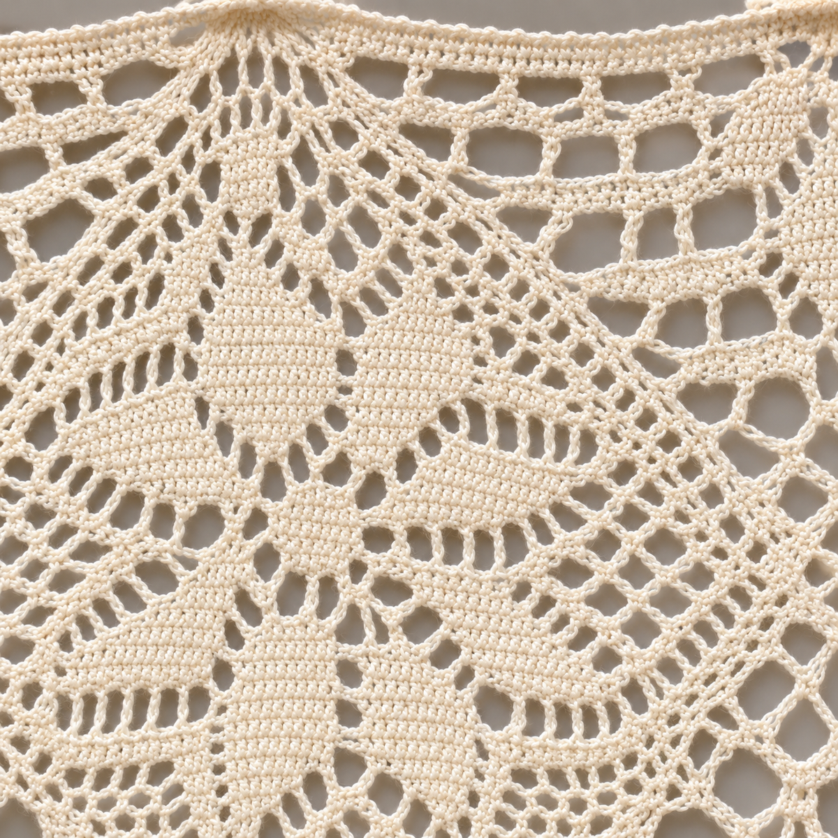 Crochet Lace Cafe Valance - fabric detail